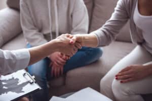 SH Hand shaking at Therapist